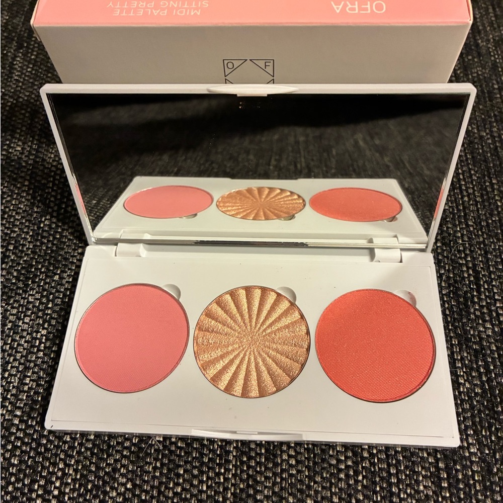 OFRA Midi Palette Sitting Pretty $35 MSRP 3 Pan Blush & Highlighter NIB - Picture 3 of 6